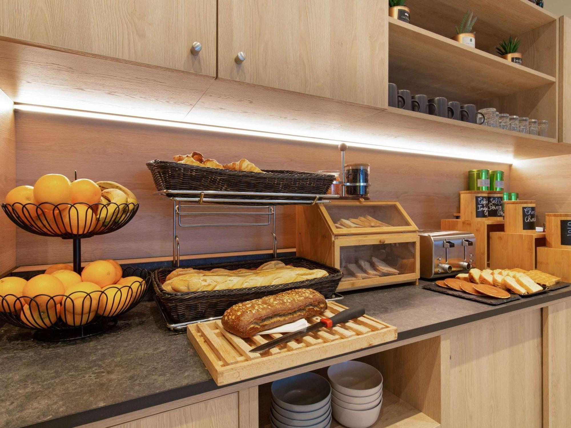 Ibis Styles Cannes Ле-Канне Экстерьер фото