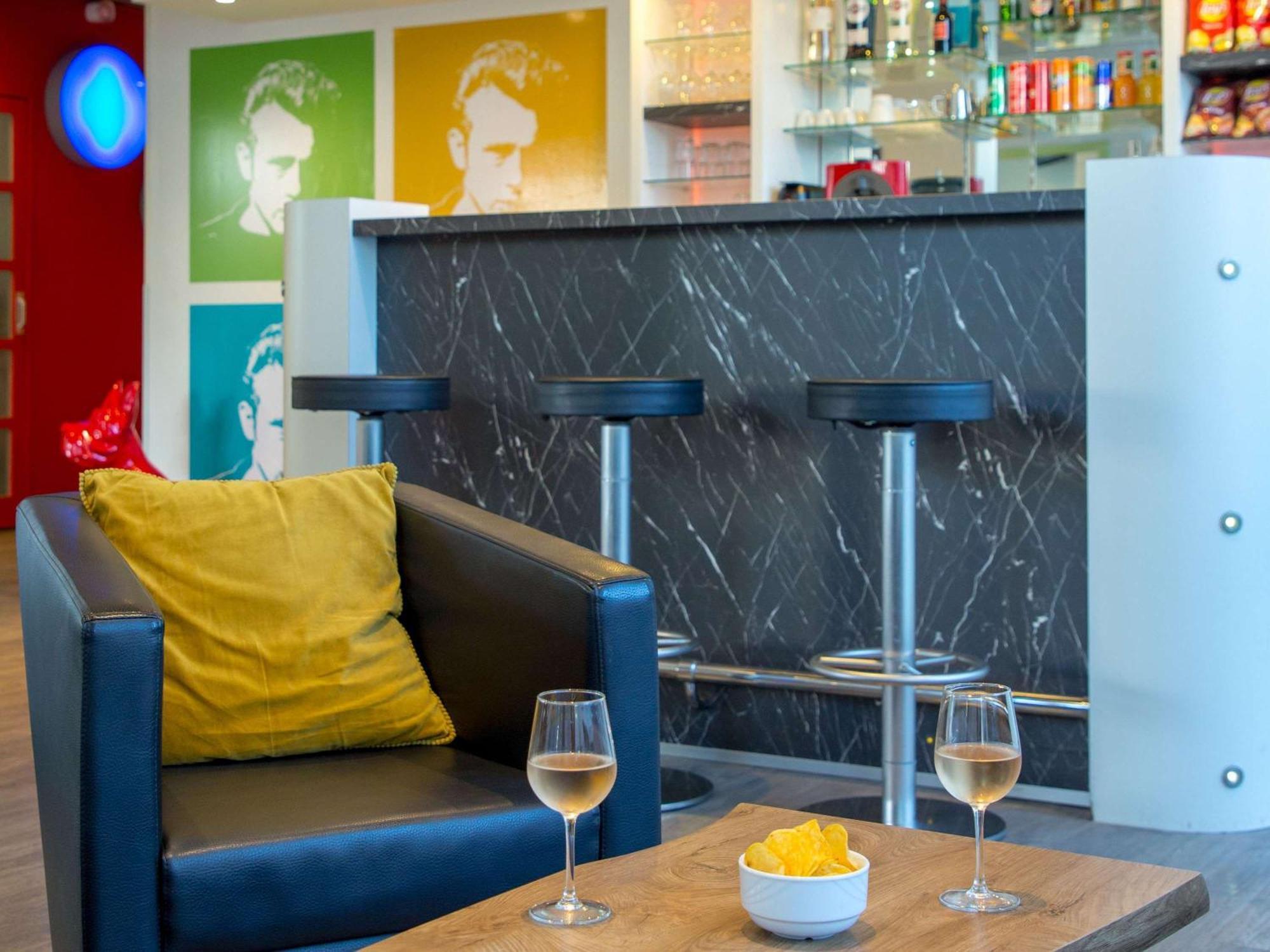 Ibis Styles Cannes Ле-Канне Экстерьер фото